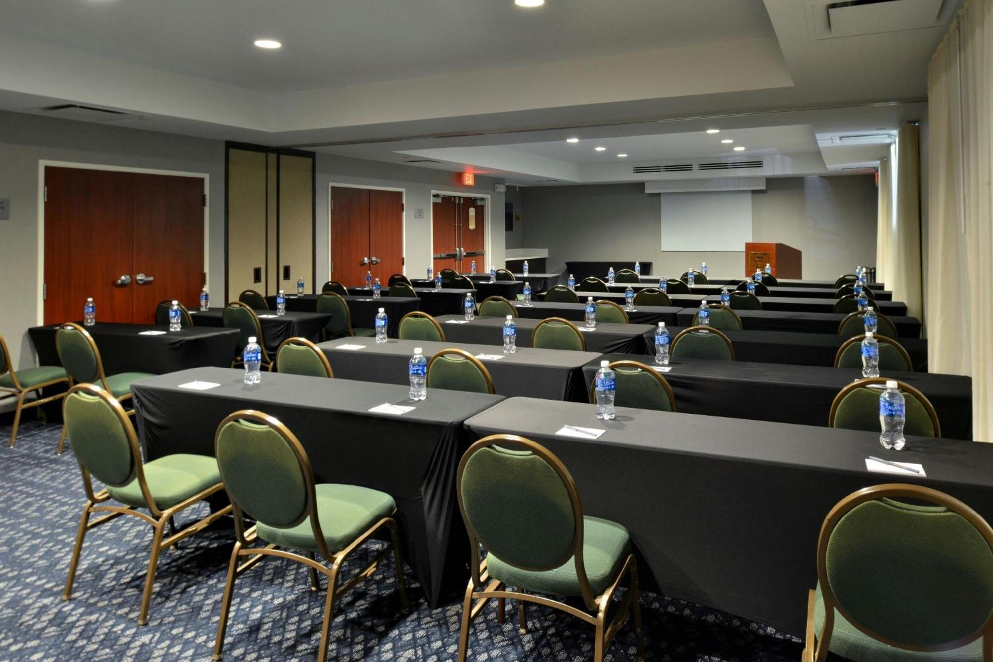 Courtyard By Marriott Harrisburg Hershey Екстериор снимка